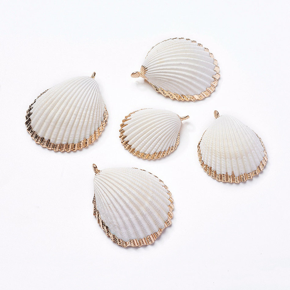 Clam Shell Pendant with Gold Edges 36mm, 3pcs