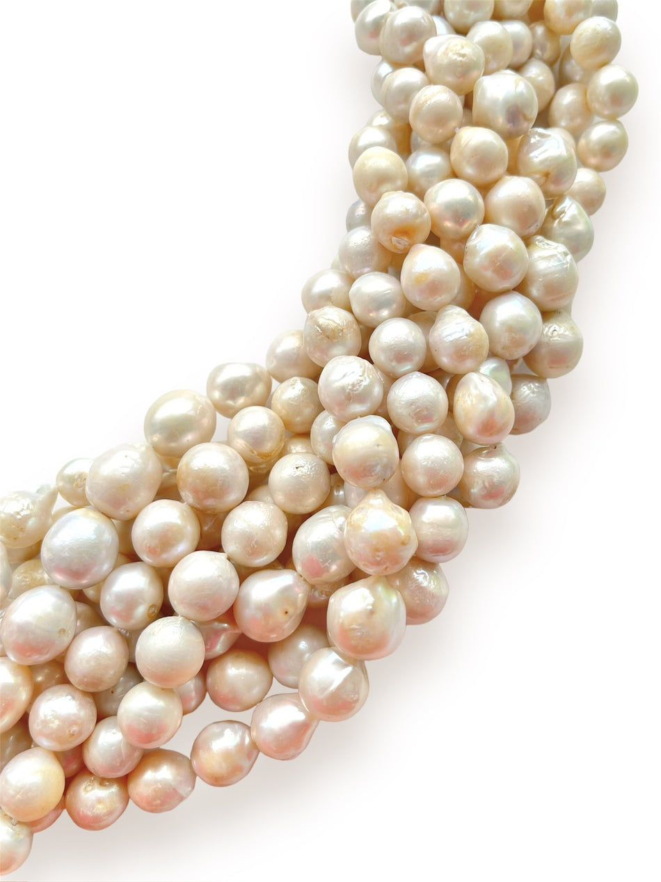 White Round Freshwater Pearl Strand