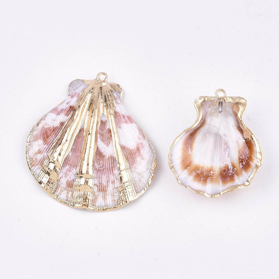 Electroplated Clam Shell Pendant with Gold Details 32mm, 3pcs