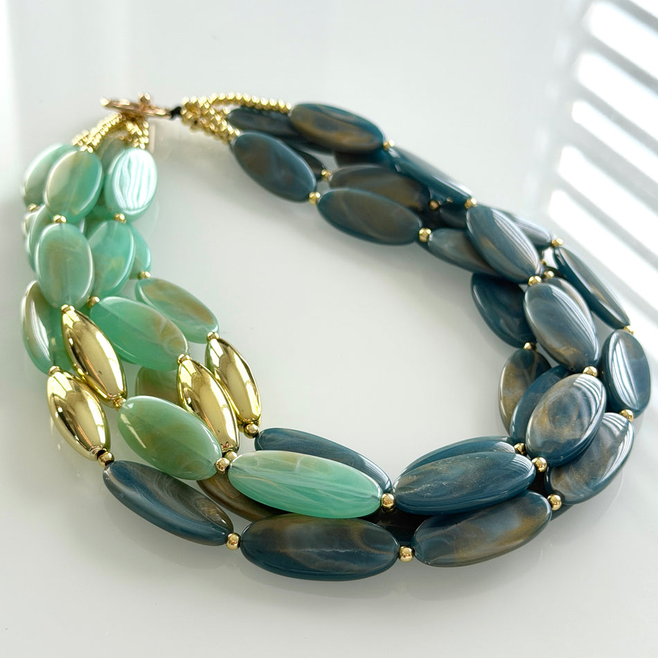 Statement Necklace featuring Oval Resin Beads and Earrings, 20inch