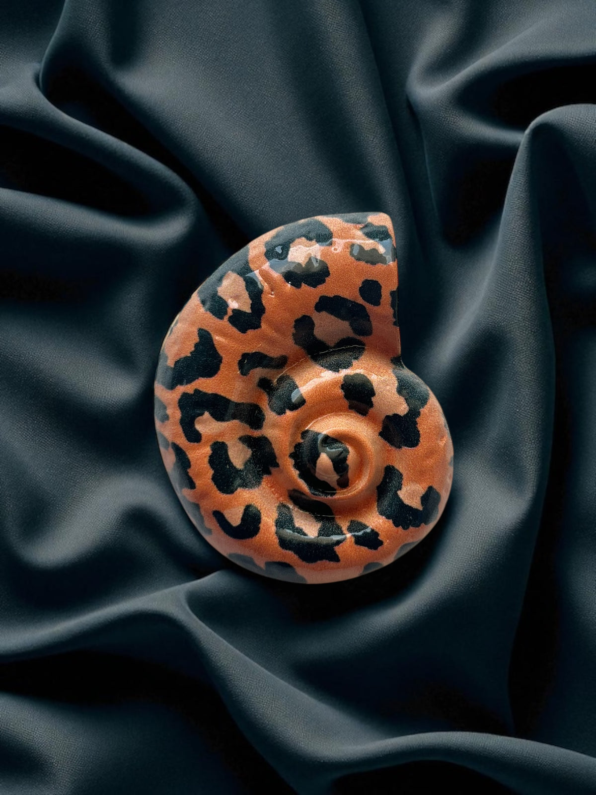 Animal Print Shell Pendant 55mm, 1pc – Damaris Beads