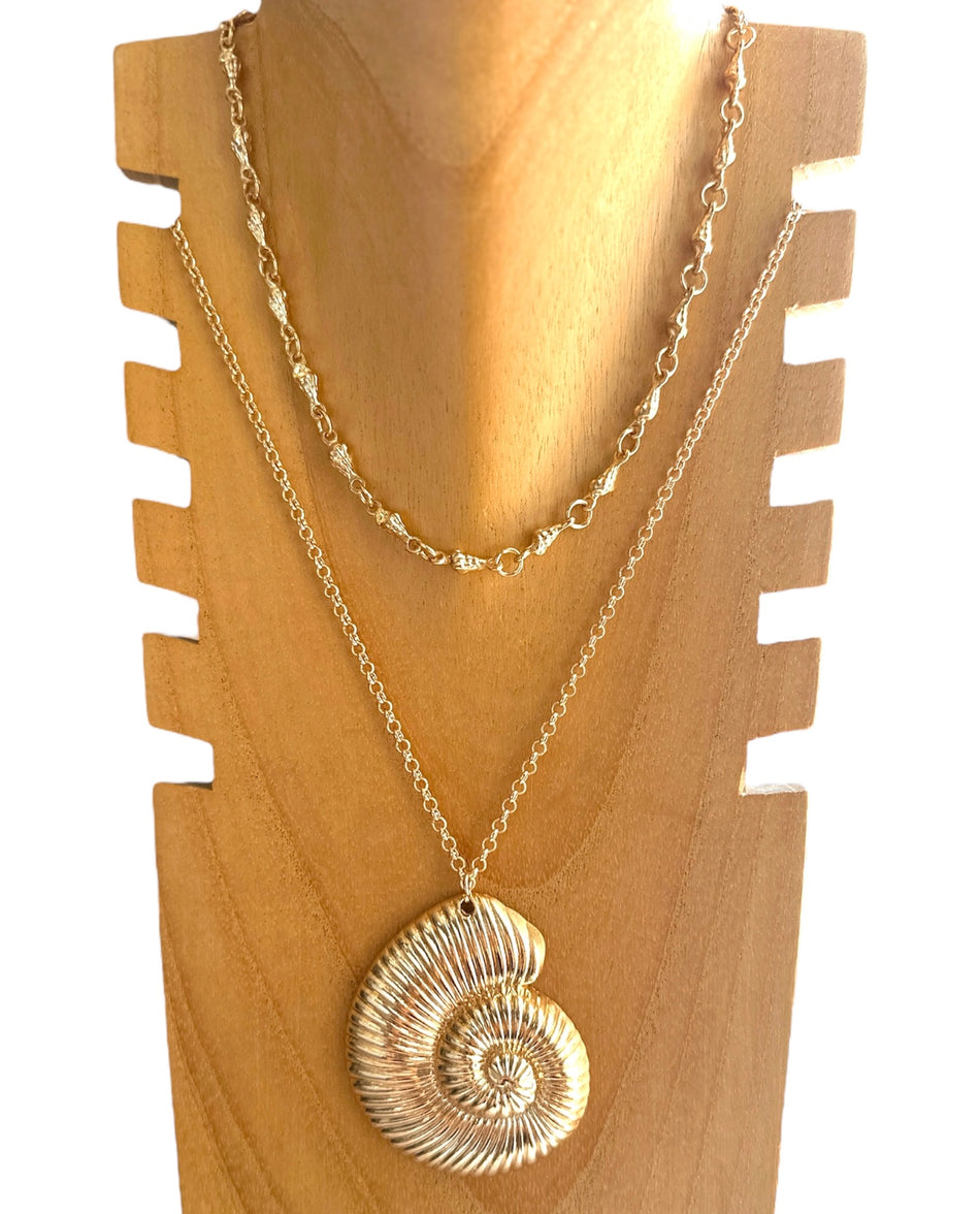 2-Layer Gold-Plated Shell Necklace with Extensor