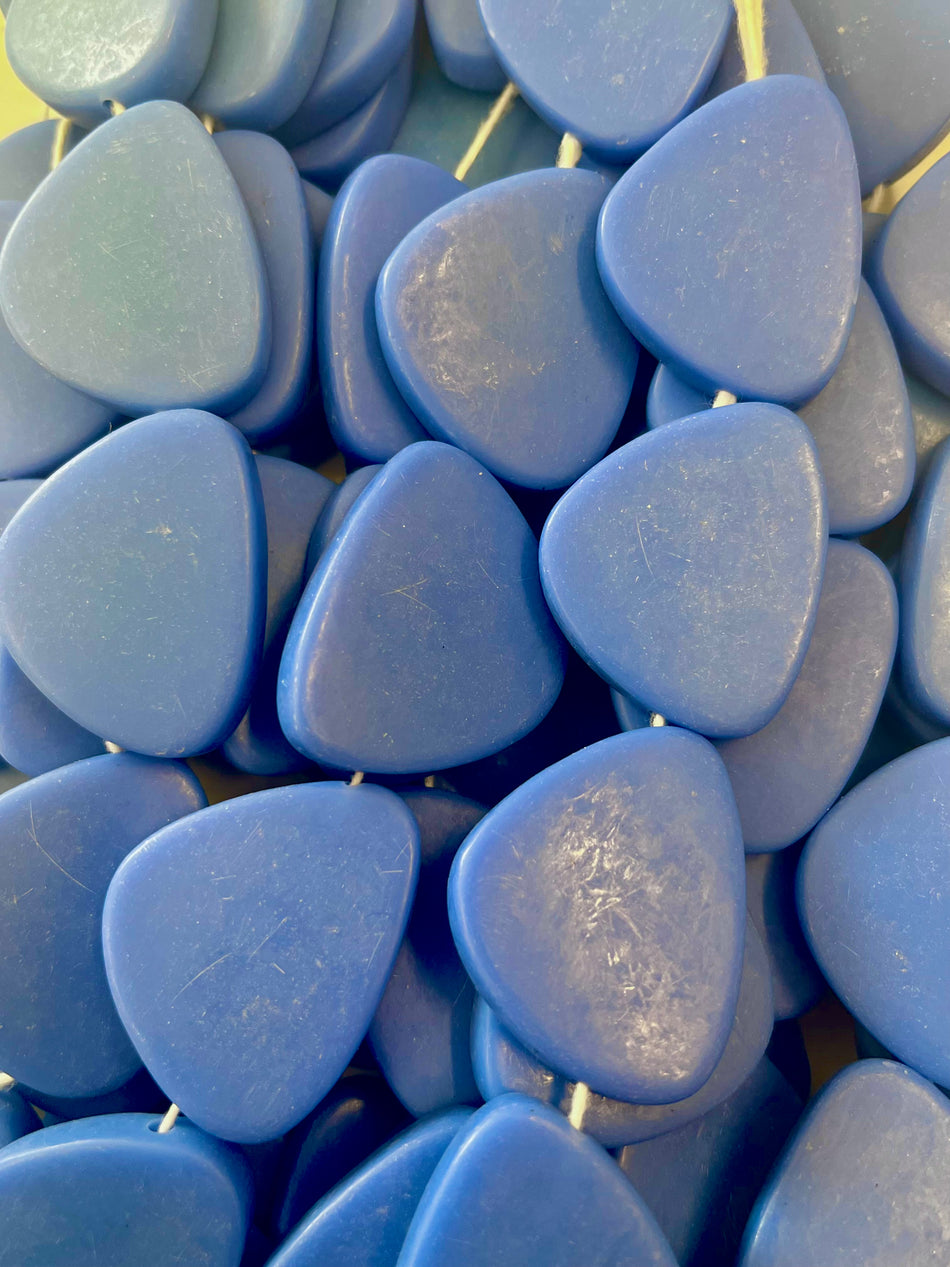 Triangle Resin Bead Strand, 40mm