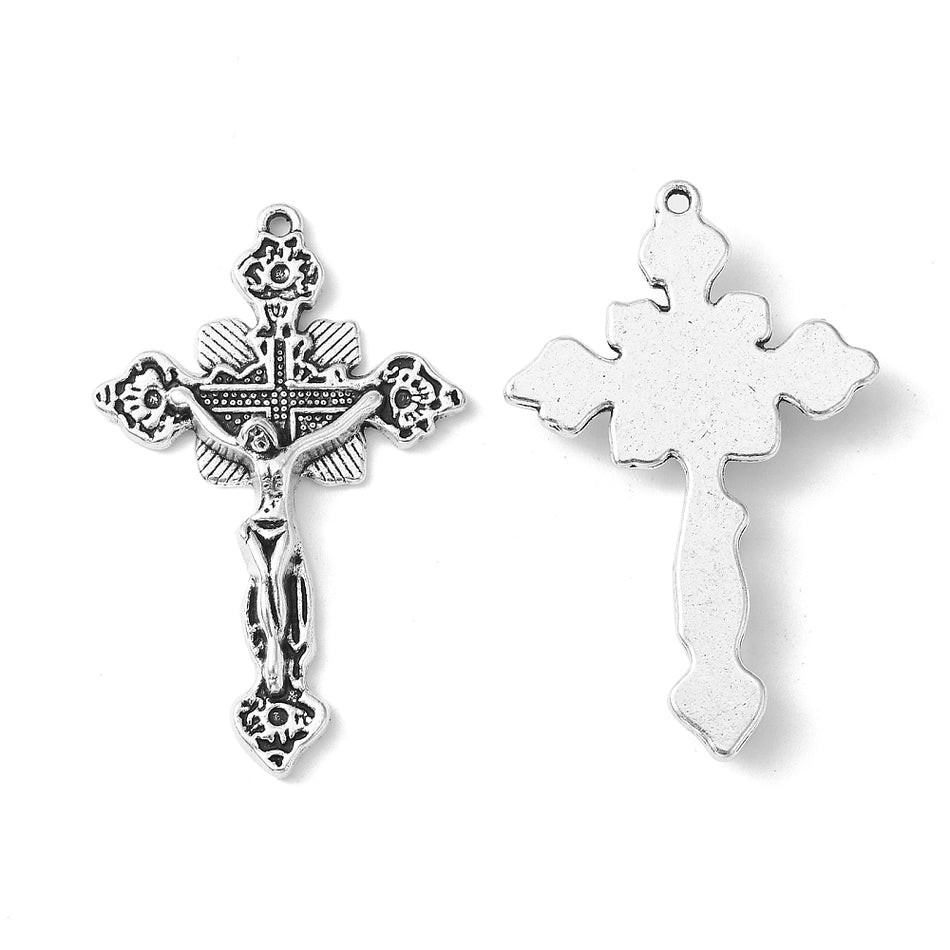 Colgante crucifijo de plata, 3 piezas