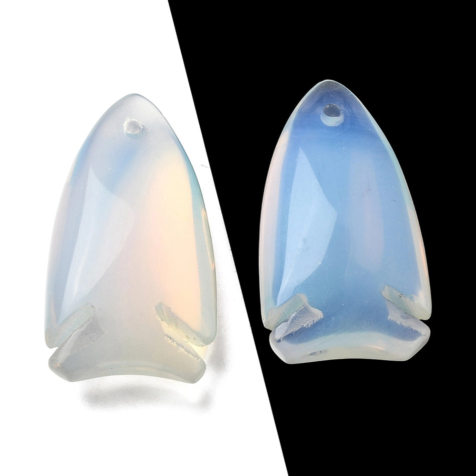 Natural Stone Pendants, Fish Charms, Size: about length 39~40mm, width 22mm, thickness 12mm, hole: 2mm. 1pc