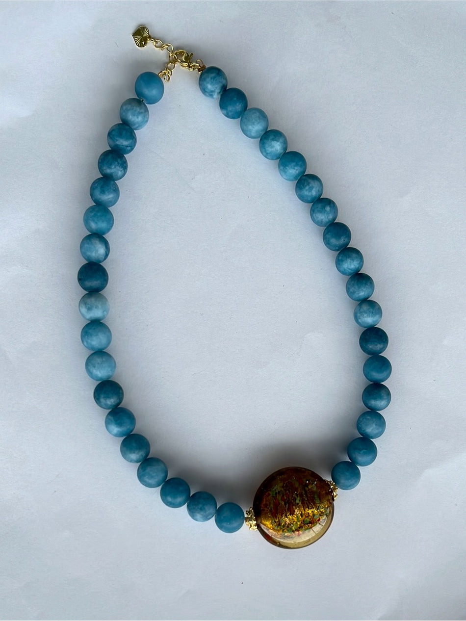 Kit Dark Blue Necklace with Crystal Golden Focal Poiny