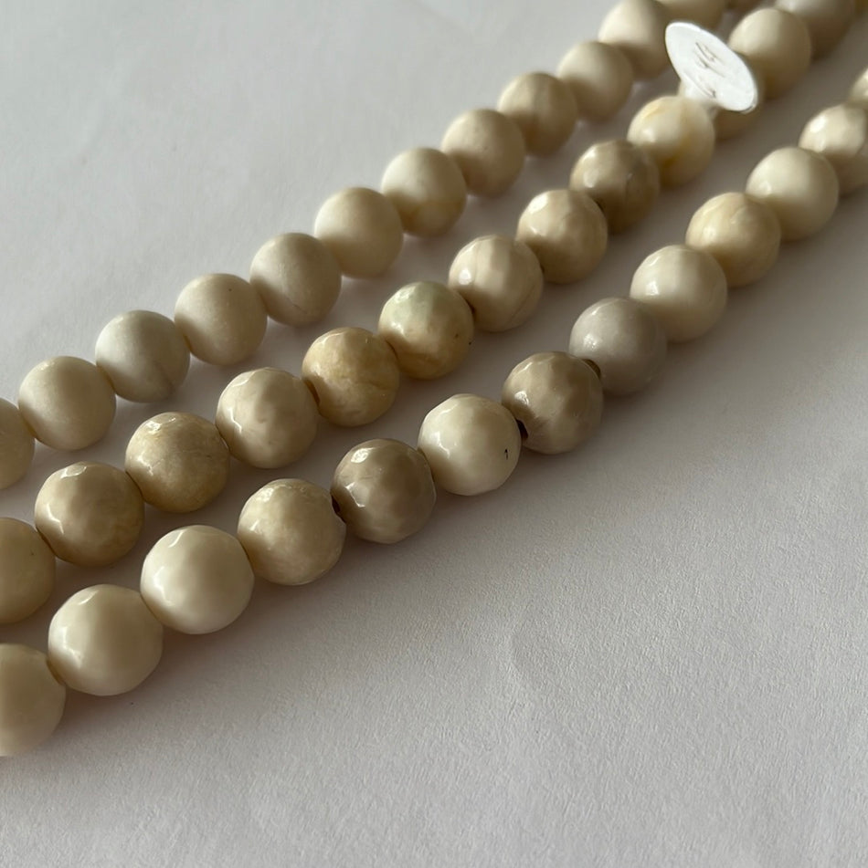 Beige Gemstome 10 mm