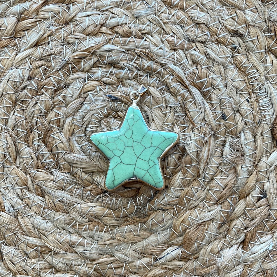 Estrella Howlite