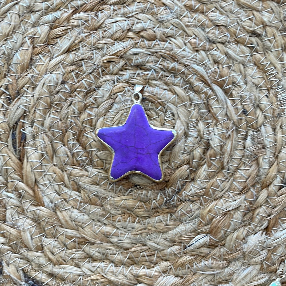 Estrella Howlite
